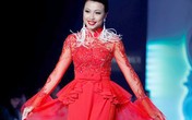 Ngô Mỹ Uyên tái xuất "đánh bật" dàn mẫu trẻ Ngô Mỹ Uyên tái xuất "đánh bật" dàn mẫu trẻ