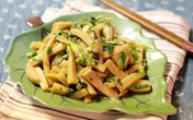Lạ miệng nấm xào tỏi kiểu mới Lạ miệng nấm xào tỏi kiểu mới