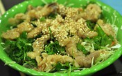 Ghé quán chè nổi tiếng ăn... nộm chân gà rút xương Ghé quán chè nổi tiếng ăn... nộm chân gà rút xương