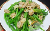 Giòn ngọt nụ bí xào ngao Giòn ngọt nụ bí xào ngao