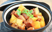 Thịt kho khoai tây đậm đà lạ miệng Thịt kho khoai tây đậm đà lạ miệng