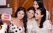 Dàn người đẹp khoe dáng trong đám cưới Vân Anh Dàn người đẹp khoe dáng trong đám cưới Vân Anh