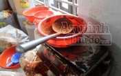 Phát hiện xưởng chuyên sản xuất bim bim "thịt hổ" Phát hiện xưởng chuyên sản xuất bim bim "thịt hổ"