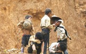 “Sốc” vì trẻ bị bố mẹ cắt xén tiền ăn (!?) “Sốc” vì trẻ bị bố mẹ cắt xén tiền ăn (!?)