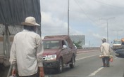 Hàng rong và những pha “biểu diễn” thót tim Hàng rong và những pha “biểu diễn” thót tim