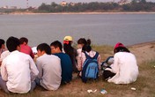 Nam sinh tử vong khi chụp ảnh ở bãi đá sông Hồng Nam sinh tử vong khi chụp ảnh ở bãi đá sông Hồng