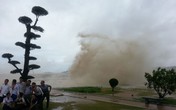 Hải Phòng: Nhiều người đổ xô đi xem bão đến Hải Phòng: Nhiều người đổ xô đi xem bão đến