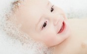 Những trò chơi khiến bé sơ sinh nào cũng thích Những trò chơi khiến bé sơ sinh nào cũng thích