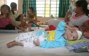 Đắng lòng những sinh linh bị bỏ rơi trong viện Đắng lòng những sinh linh bị bỏ rơi trong viện