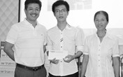 Báo GĐ&XH tặng quà cho 2 thí sinh vượt khó học giỏi Báo GĐ&XH tặng quà cho 2 thí sinh vượt khó học giỏi