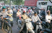 Thu phí sử dụng đường bộ với xe máy từ 12/7 Thu phí sử dụng đường bộ với xe máy từ 12/7