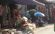 Hà Nội: Thi nhau “xẻ thịt” vỉa hè phố Nguyễn Quý Đức Hà Nội: Thi nhau “xẻ thịt” vỉa hè phố Nguyễn Quý Đức