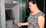 Vì sao TPHCM không muốn trả lương hưu qua bưu điện? Vì sao TPHCM không muốn trả lương hưu qua bưu điện?
