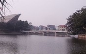 Bố mẹ bàng hoàng phát hiện xác con gái dưới đầm Bố mẹ bàng hoàng phát hiện xác con gái dưới đầm