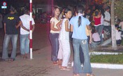 Mật ngữ ở "chợ" tình duyên đặc biệt Mật ngữ ở "chợ" tình duyên đặc biệt