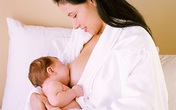 "Bật mí" đặc quyền của bé bú mẹ "Bật mí" đặc quyền của bé bú mẹ
