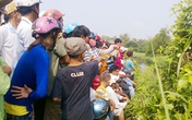 Xác chết nữ lõa thể dưới ao rau muống Xác chết nữ lõa thể dưới ao rau muống