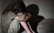 "Yêu râu xanh" dùng kẹo dụ bé gái 5 tuổi ra bụi rậm để hiếp dâm "Yêu râu xanh" dùng kẹo dụ bé gái 5 tuổi ra bụi rậm để hiếp dâm