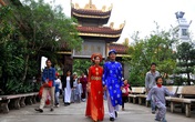 Hà Nội: Kết hôn tập thể theo nghi thức Phật giáo cho 14 đôi tân duyên Hà Nội: Kết hôn tập thể theo nghi thức Phật giáo cho 14 đôi tân duyên