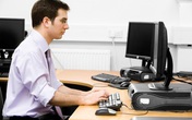 9 cách để ngồi thoải mái tại bàn làm việc 9 cách để ngồi thoải mái tại bàn làm việc