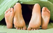 “Mây mưa” với phù rể vì nhầm là tân lang “Mây mưa” với phù rể vì nhầm là tân lang