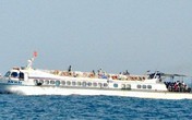 Tàu cao tốc trôi tự do trên biển, hành khách hoảng loạn Tàu cao tốc trôi tự do trên biển, hành khách hoảng loạn