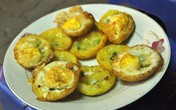 Bánh căn, chè chuối nướng ngon lạ ở vỉa hè Nguyễn Như Đổ Bánh căn, chè chuối nướng ngon lạ ở vỉa hè Nguyễn Như Đổ