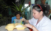 Cháu bé 3 tuổi bị bạo hành tuyệt nhiên không nhắc đến mẹ Cháu bé 3 tuổi bị bạo hành tuyệt nhiên không nhắc đến mẹ