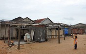 Lốc xoáy bất ngờ, hàng chục ngôi nhà thiệt hại Lốc xoáy bất ngờ, hàng chục ngôi nhà thiệt hại