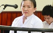Nữ võ sư hầu toà vì trùm quần lên đầu chánh án Nữ võ sư hầu toà vì trùm quần lên đầu chánh án