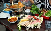 Hấp dẫn lẩu riêu bò cuốn nấm 200.000 đồng khu Thành Công Hấp dẫn lẩu riêu bò cuốn nấm 200.000 đồng khu Thành Công