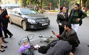 Tai nạn bên hồ Gươm, một cụ già nguy kịch Tai nạn bên hồ Gươm, một cụ già nguy kịch