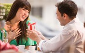 Kẻ nào yêu ít sẽ là người chiến thắng Kẻ nào yêu ít sẽ là người chiến thắng