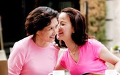 Tủi thân vì con gái chỉ lấy lòng nhà chồng Tủi thân vì con gái chỉ lấy lòng nhà chồng