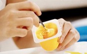 Nguy hại khi cho trẻ ăn nhiều váng sữa Nguy hại khi cho trẻ ăn nhiều váng sữa