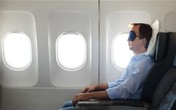 Bị nhốt trên máy bay vì... ngủ quên Bị nhốt trên máy bay vì... ngủ quên