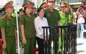 Vợ trung tá CSGT thảm thiết xin mẹ chồng cứu mạng Vợ trung tá CSGT thảm thiết xin mẹ chồng cứu mạng