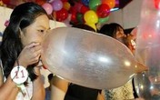 Thi mông đẹp, bụng đẹp và thổi... bao cao su Thi mông đẹp, bụng đẹp và thổi... bao cao su