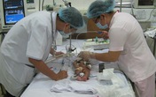 Đẻ rớt tại nhà, bé gái thê thảm thế này đây Đẻ rớt tại nhà, bé gái thê thảm thế này đây