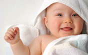 Bé 10 tháng có cần ăn sữa ngoài Bé 10 tháng có cần ăn sữa ngoài