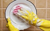 Mẹo làm sạch bát, đũa bằng nước nóng Mẹo làm sạch bát, đũa bằng nước nóng