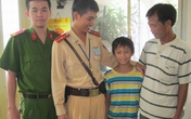 Bé trai bị lạc từ Ba Vì xuống tận... Hồ Gươm Bé trai bị lạc từ Ba Vì xuống tận... Hồ Gươm