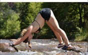 5 tư thế yoga bạn có thể tập ở bất cứ nơi nào 5 tư thế yoga bạn có thể tập ở bất cứ nơi nào
