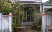Cụ già trên 90 tuổi mắc bệnh nặng bị bỏ trong nhà khóa trái cửa Cụ già trên 90 tuổi mắc bệnh nặng bị bỏ trong nhà khóa trái cửa