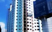 Thoát chết kỳ diệu sau khi rơi từ tầng 12 xuống đất Thoát chết kỳ diệu sau khi rơi từ tầng 12 xuống đất