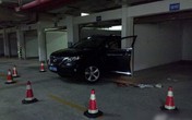 Đỗ xe trong garage, cả vợ lẫn chồng đều tử vong Đỗ xe trong garage, cả vợ lẫn chồng đều tử vong