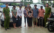 Bắt quả tang nhiều “quý bà” trốn chồng đi đánh bạc Bắt quả tang nhiều “quý bà” trốn chồng đi đánh bạc