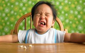 8 vấn đề khiến mẹ đau đầu khi cho bé ăn 8 vấn đề khiến mẹ đau đầu khi cho bé ăn