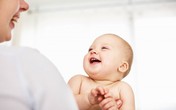 9 mốc phát triển quan trọng của bé dưới 2 tuổi 9 mốc phát triển quan trọng của bé dưới 2 tuổi