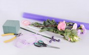 Cách cắm hoa hồng thành giỏ hoa xinh xắn Cách cắm hoa hồng thành giỏ hoa xinh xắn